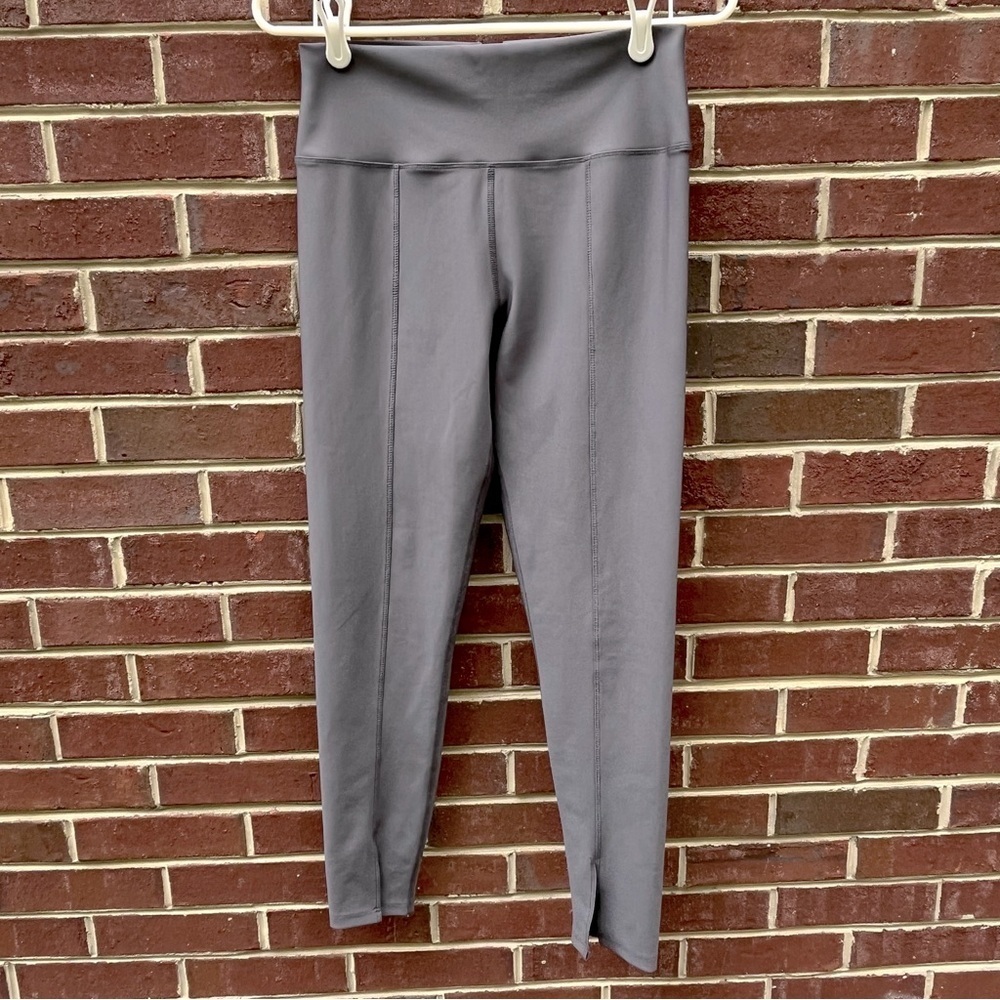 Peloton Grey Show Up Front Slit Leggings Size Large